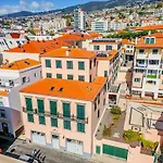דירה Old Town Charm